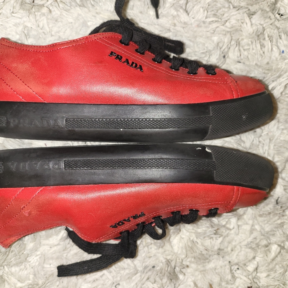100% AUTHENTIC VIBRANT RED PRADA LEATHER SNEAKERS TRAINERS UNISEX ADULTS KIDS - Picture 2 of 16